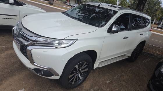 MITSUBISHI PAJERO SPORT 2.4 16V MIVEC TURBO DIESEL HPE AWD AUTOMÁTICO